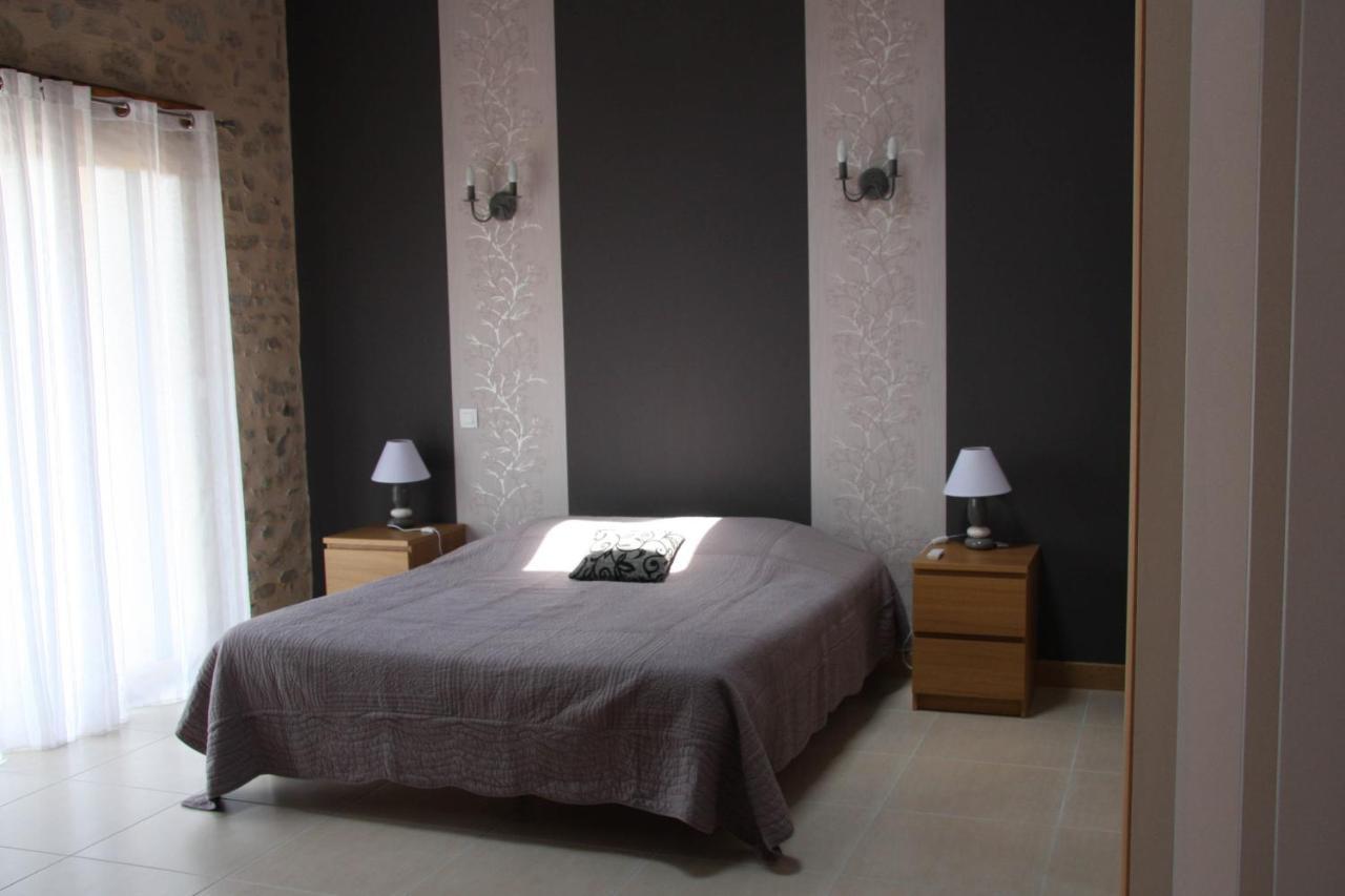 Les Pierres D'Antan Bed & Breakfast Bressuire Bagian luar foto